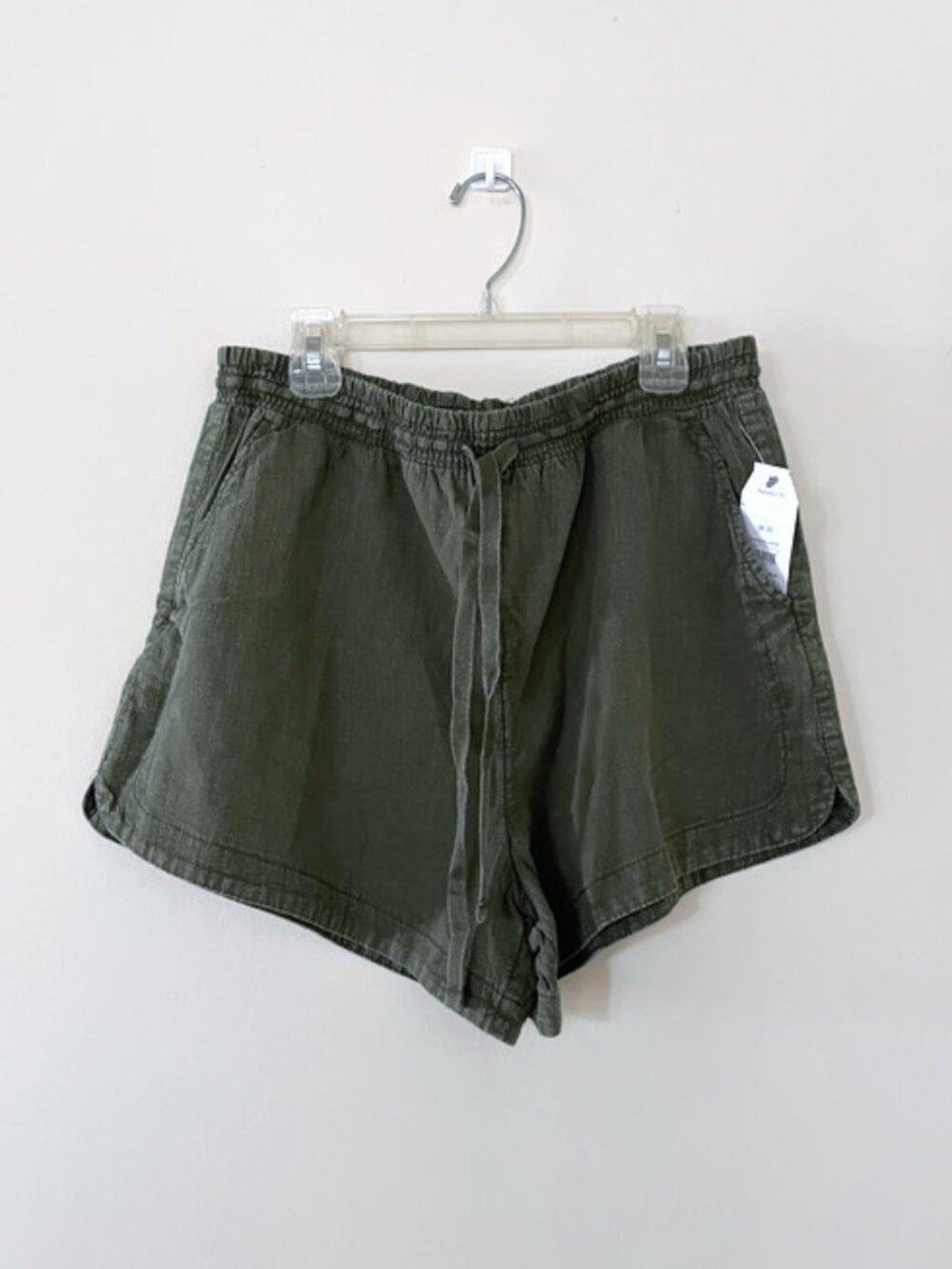 Time and Tru. Relax fit shorts, Olive green lightweight shorts